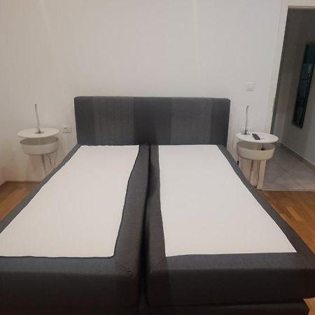 Apartment Kaza In Center, With Terrace, Private Parking, Step To The Sea Opatija Bagian luar foto