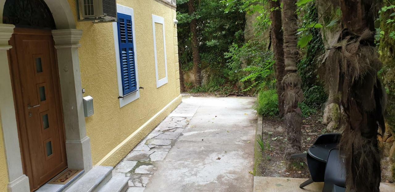 Apartment Kaza In Center, With Terrace, Private Parking, Step To The Sea Opatija Bagian luar foto